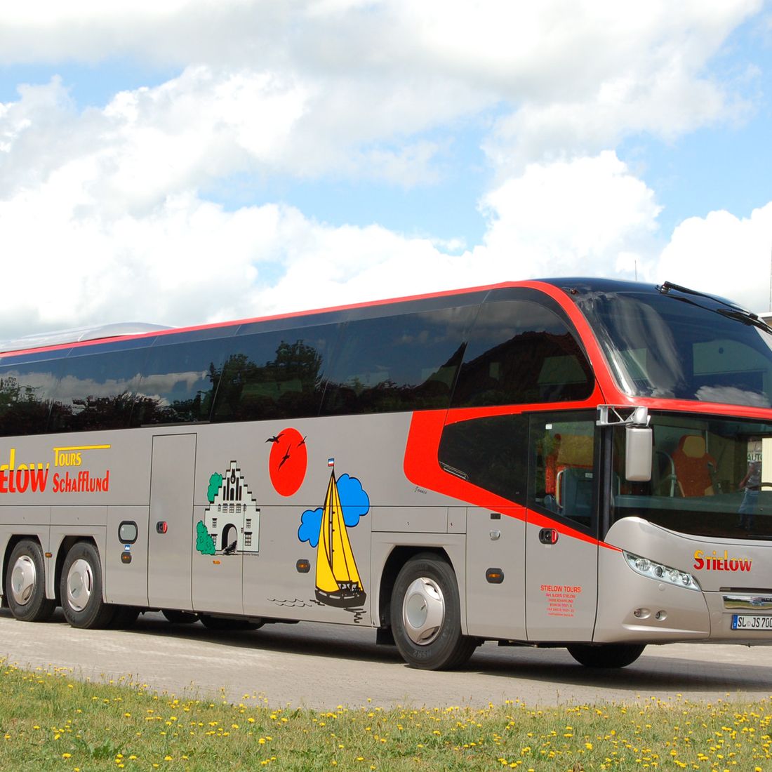 Bequem und voll ausgestattet Busse von Stielow